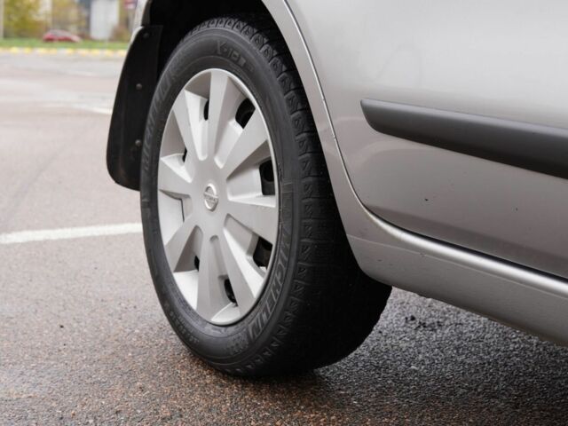 Сірий Ніссан Ноут, об'ємом двигуна 1.6 л та пробігом 219 тис. км за 3800 $, фото 8 на Automoto.ua