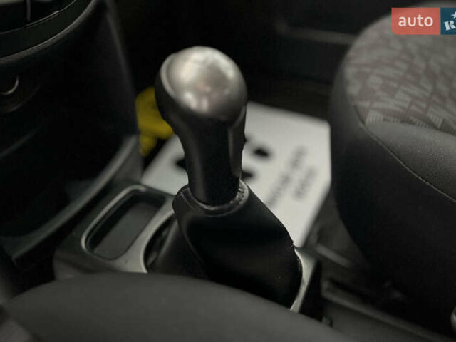 Сірий Ніссан Ноут, об'ємом двигуна 1.4 л та пробігом 86 тис. км за 5500 $, фото 13 на Automoto.ua