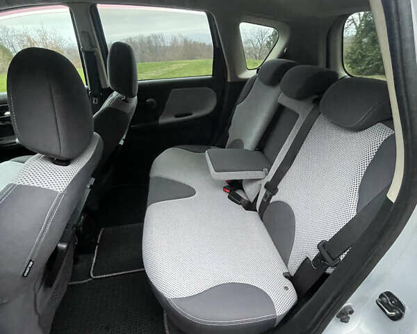 Серый Ниссан Ноут, объемом двигателя 1.39 л и пробегом 192 тыс. км за 4500 $, фото 10 на Automoto.ua