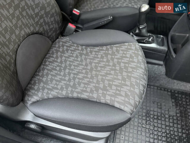 Серый Ниссан Ноут, объемом двигателя 1.4 л и пробегом 142 тыс. км за 5200 $, фото 52 на Automoto.ua