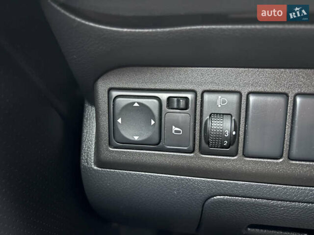 Серый Ниссан Ноут, объемом двигателя 0 л и пробегом 215 тыс. км за 5599 $, фото 47 на Automoto.ua