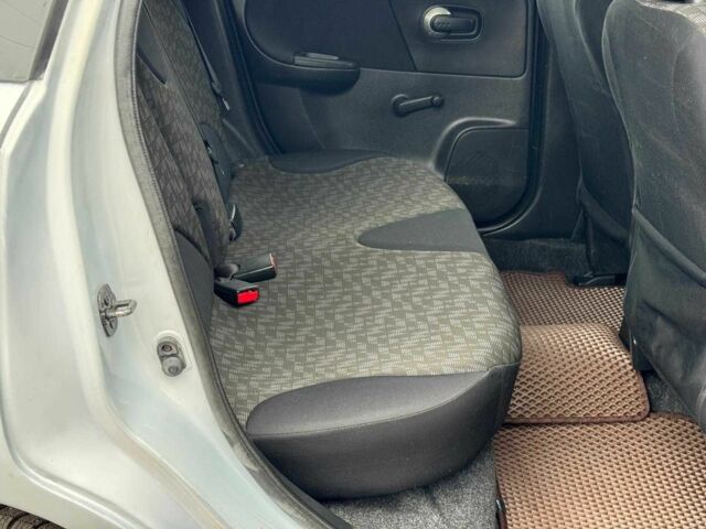 Сірий Ніссан Ноут, об'ємом двигуна 1.4 л та пробігом 137 тис. км за 4990 $, фото 18 на Automoto.ua