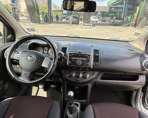 Сірий Ніссан Ноут, об'ємом двигуна 1.5 л та пробігом 260 тис. км за 5150 $, фото 10 на Automoto.ua