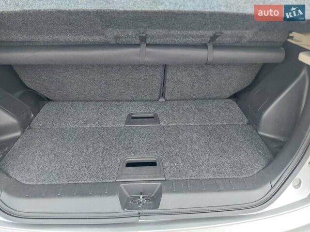 Сірий Ніссан Ноут, об'ємом двигуна 1.6 л та пробігом 174 тис. км за 7500 $, фото 9 на Automoto.ua