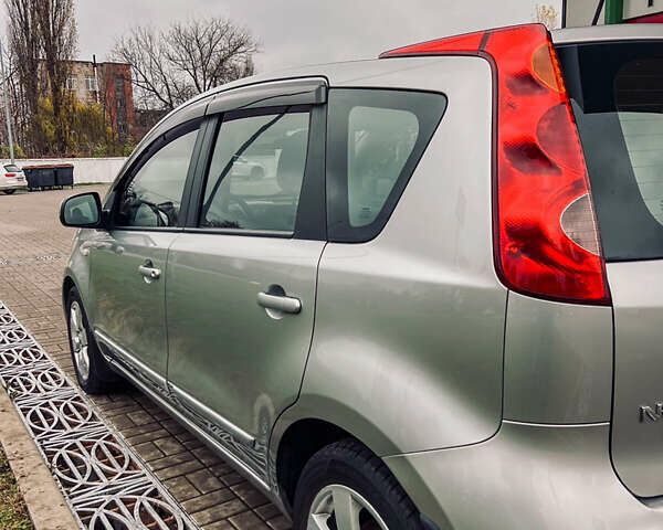 Серый Ниссан Ноут, объемом двигателя 1.6 л и пробегом 122 тыс. км за 6990 $, фото 10 на Automoto.ua