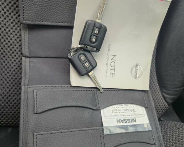 Сірий Ніссан Ноут, об'ємом двигуна 1.6 л та пробігом 230 тис. км за 5800 $, фото 10 на Automoto.ua