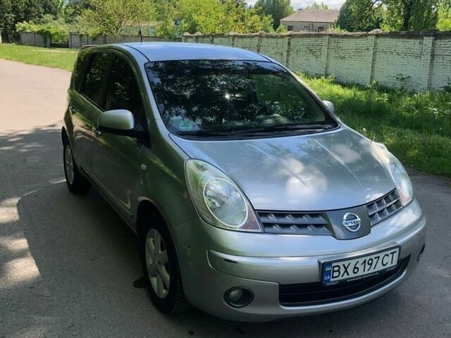 Сірий Ніссан Ноут, об'ємом двигуна 1.6 л та пробігом 155 тис. км за 6800 $, фото 1 на Automoto.ua