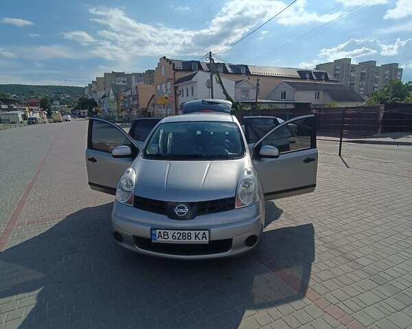 Сірий Ніссан Ноут, об'ємом двигуна 1.4 л та пробігом 150 тис. км за 5100 $, фото 4 на Automoto.ua