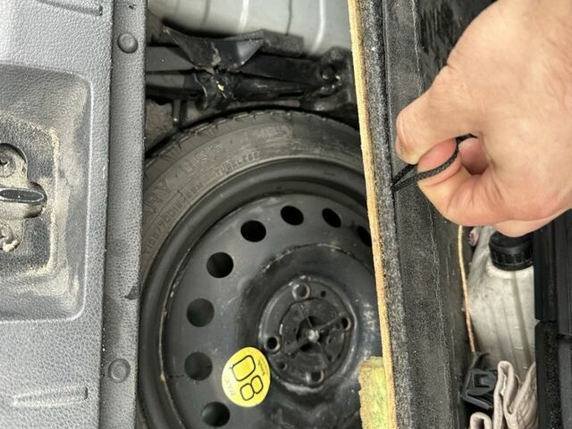 Серый Ниссан Ноут, объемом двигателя 1.6 л и пробегом 83 тыс. км за 5500 $, фото 18 на Automoto.ua