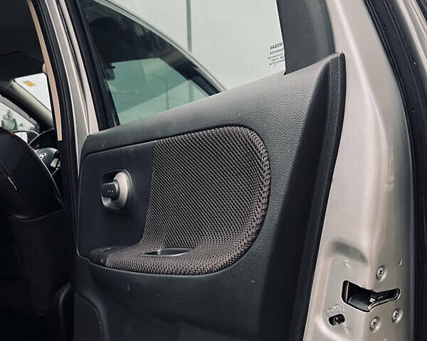 Серый Ниссан Ноут, объемом двигателя 1.6 л и пробегом 122 тыс. км за 6990 $, фото 18 на Automoto.ua