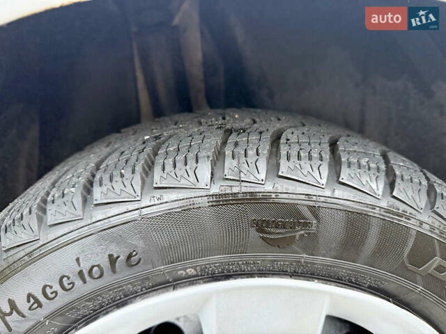 Серый Ниссан Ноут, объемом двигателя 1.4 л и пробегом 142 тыс. км за 5200 $, фото 22 на Automoto.ua