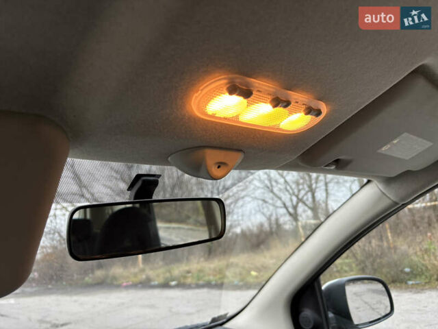 Серый Ниссан Ноут, объемом двигателя 0 л и пробегом 215 тыс. км за 5599 $, фото 48 на Automoto.ua