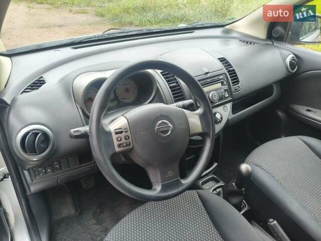 Сірий Ніссан Ноут, об'ємом двигуна 1.4 л та пробігом 95 тис. км за 6150 $, фото 37 на Automoto.ua
