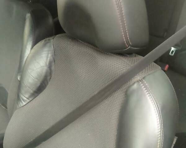 Серый Ниссан Ноут, объемом двигателя 1.6 л и пробегом 250 тыс. км за 5500 $, фото 6 на Automoto.ua