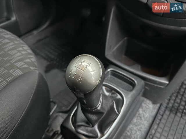 Серый Ниссан Ноут, объемом двигателя 1.4 л и пробегом 142 тыс. км за 5200 $, фото 55 на Automoto.ua
