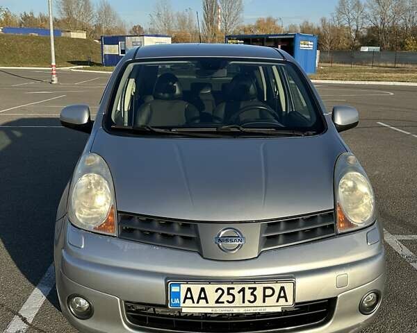 Серый Ниссан Ноут, объемом двигателя 1.6 л и пробегом 120 тыс. км за 6999 $, фото 1 на Automoto.ua