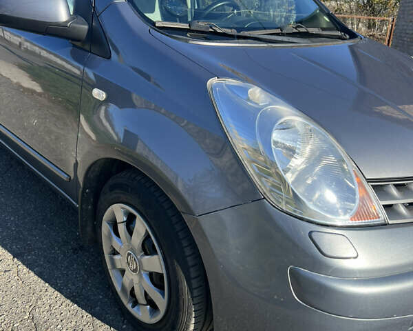 Сірий Ніссан Ноут, об'ємом двигуна 1.5 л та пробігом 258 тис. км за 5100 $, фото 1 на Automoto.ua