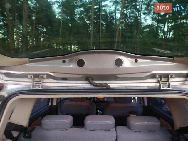 Серый Ниссан Ноут, объемом двигателя 1.6 л и пробегом 192 тыс. км за 5300 $, фото 8 на Automoto.ua