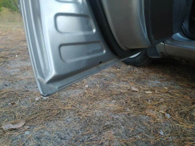 Серый Ниссан Ноут, объемом двигателя 1.6 л и пробегом 177 тыс. км за 5400 $, фото 8 на Automoto.ua