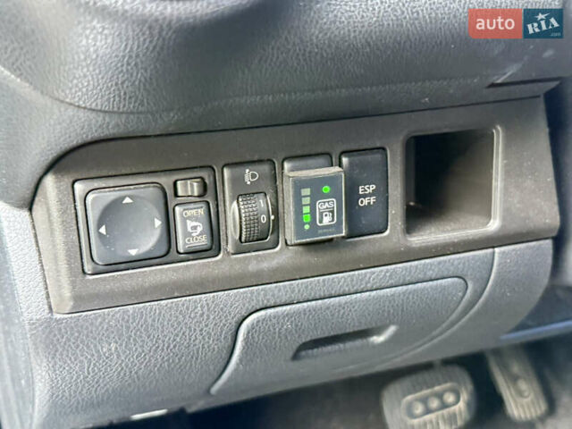 Серый Ниссан Ноут, объемом двигателя 1.6 л и пробегом 207 тыс. км за 7500 $, фото 30 на Automoto.ua