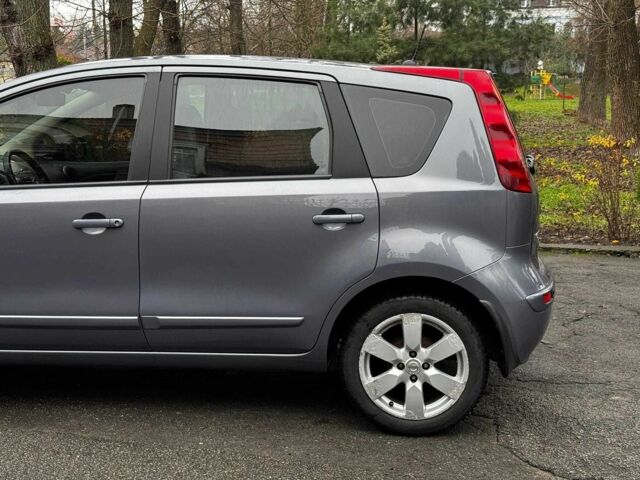 Сірий Ніссан Ноут, об'ємом двигуна 1.6 л та пробігом 127 тис. км за 5890 $, фото 10 на Automoto.ua