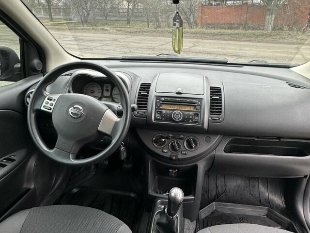 Серый Ниссан Ноут, объемом двигателя 1.6 л и пробегом 83 тыс. км за 5500 $, фото 12 на Automoto.ua