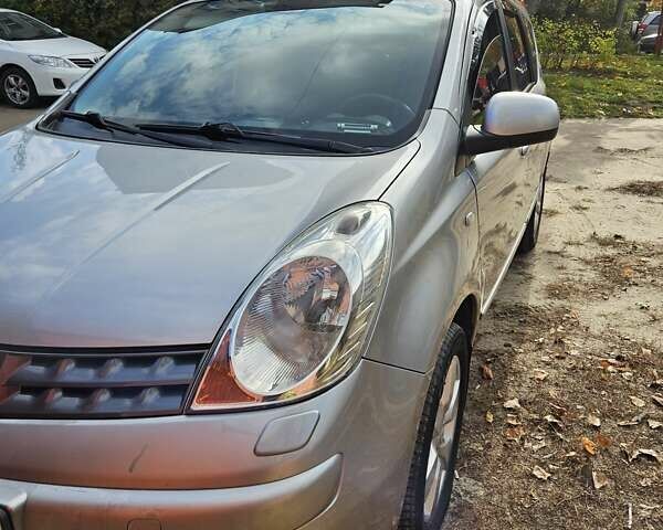 Серый Ниссан Ноут, объемом двигателя 1.6 л и пробегом 188 тыс. км за 6700 $, фото 2 на Automoto.ua