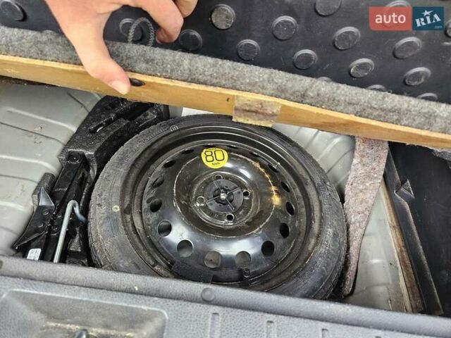 Серый Ниссан Ноут, объемом двигателя 1.6 л и пробегом 188 тыс. км за 6700 $, фото 25 на Automoto.ua