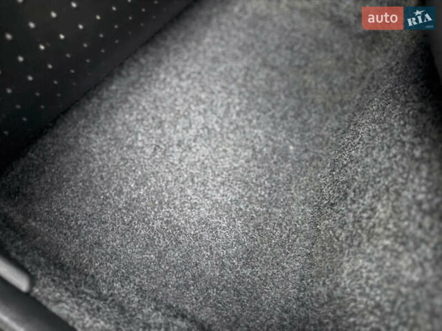 Серый Ниссан Ноут, объемом двигателя 1.4 л и пробегом 142 тыс. км за 5200 $, фото 63 на Automoto.ua