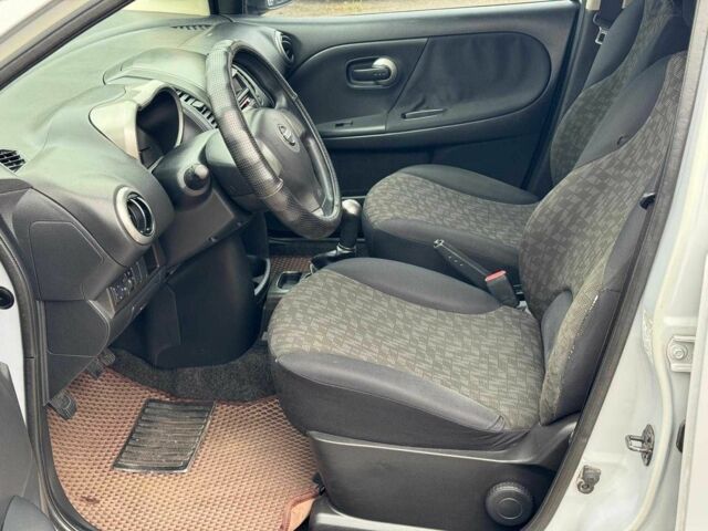 Сірий Ніссан Ноут, об'ємом двигуна 1.4 л та пробігом 137 тис. км за 4990 $, фото 12 на Automoto.ua