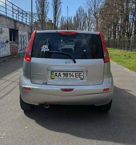 Сірий Ніссан Ноут, об'ємом двигуна 1.4 л та пробігом 378 тис. км за 4600 $, фото 3 на Automoto.ua
