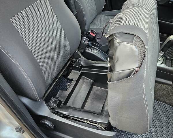 Серый Ниссан Ноут, объемом двигателя 1.6 л и пробегом 188 тыс. км за 6700 $, фото 22 на Automoto.ua