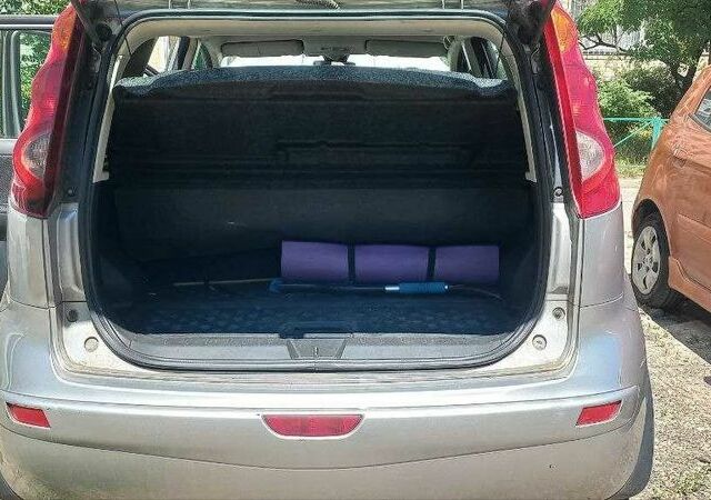 Серый Ниссан Ноут, объемом двигателя 1.6 л и пробегом 63 тыс. км за 5300 $, фото 6 на Automoto.ua