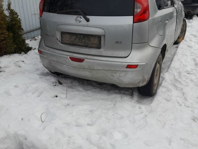 Серый Ниссан Ноут, объемом двигателя 1.5 л и пробегом 250 тыс. км за 2000 $, фото 4 на Automoto.ua