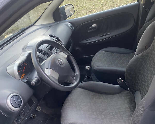 Сірий Ніссан Ноут, об'ємом двигуна 1.39 л та пробігом 210 тис. км за 5000 $, фото 6 на Automoto.ua
