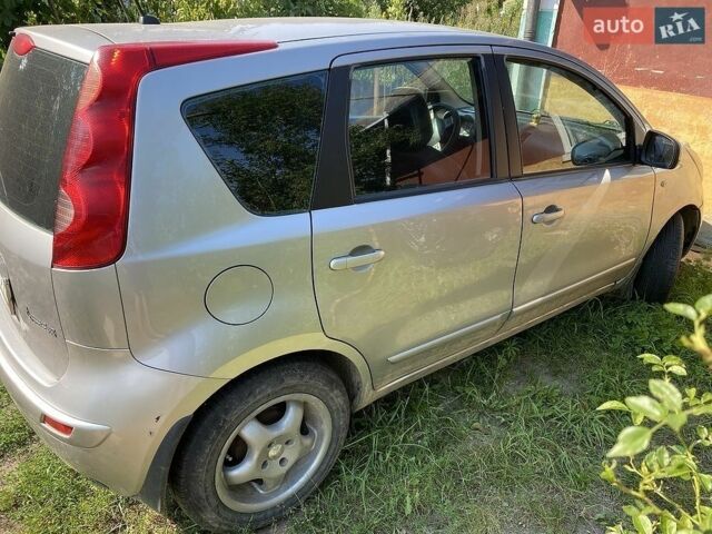 Сірий Ніссан Ноут, об'ємом двигуна 1.6 л та пробігом 230 тис. км за 3695 $, фото 2 на Automoto.ua