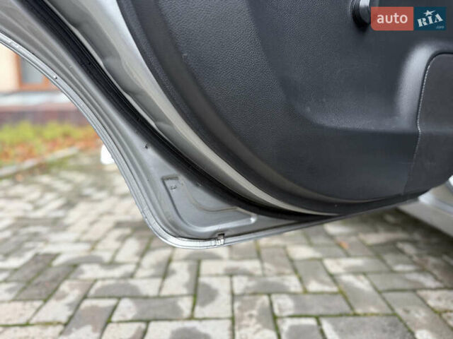 Серый Ниссан Ноут, объемом двигателя 1.4 л и пробегом 142 тыс. км за 5200 $, фото 58 на Automoto.ua