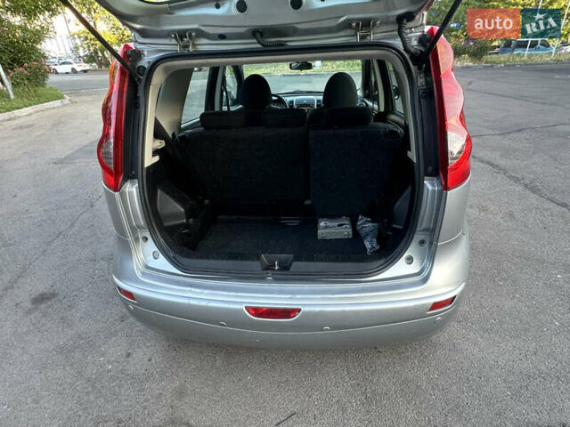 Серый Ниссан Ноут, объемом двигателя 1.6 л и пробегом 250 тыс. км за 5800 $, фото 19 на Automoto.ua