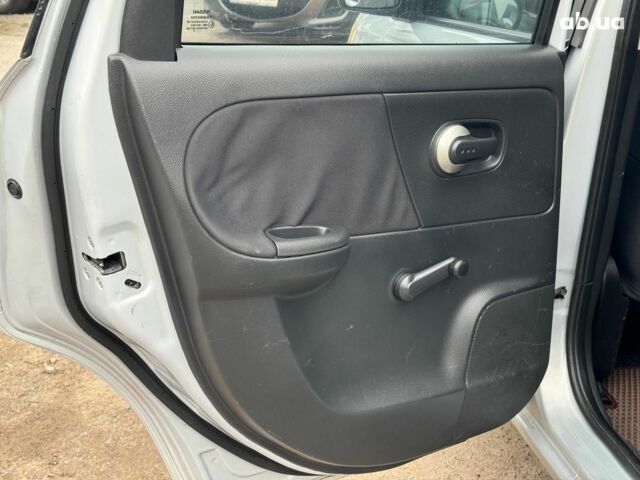 Сірий Ніссан Ноут, об'ємом двигуна 1.4 л та пробігом 137 тис. км за 4990 $, фото 14 на Automoto.ua