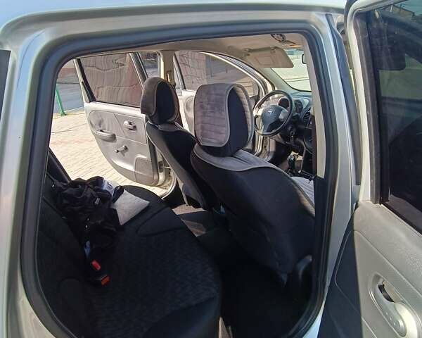 Сірий Ніссан Ноут, об'ємом двигуна 1.4 л та пробігом 150 тис. км за 5100 $, фото 10 на Automoto.ua