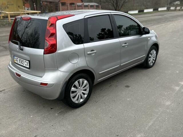 Серый Ниссан Ноут, объемом двигателя 1.6 л и пробегом 83 тыс. км за 5500 $, фото 3 на Automoto.ua