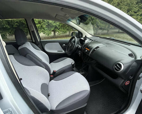 Серый Ниссан Ноут, объемом двигателя 1.39 л и пробегом 192 тыс. км за 4500 $, фото 13 на Automoto.ua