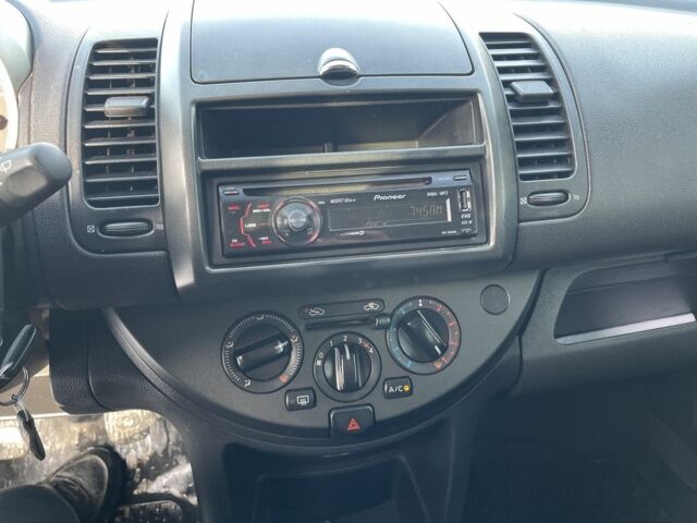 Серый Ниссан Ноут, объемом двигателя 1.4 л и пробегом 184 тыс. км за 5700 $, фото 22 на Automoto.ua