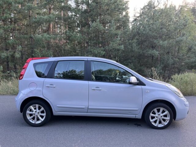 Сірий Ніссан Ноут, об'ємом двигуна 1.6 л та пробігом 250 тис. км за 4500 $, фото 4 на Automoto.ua