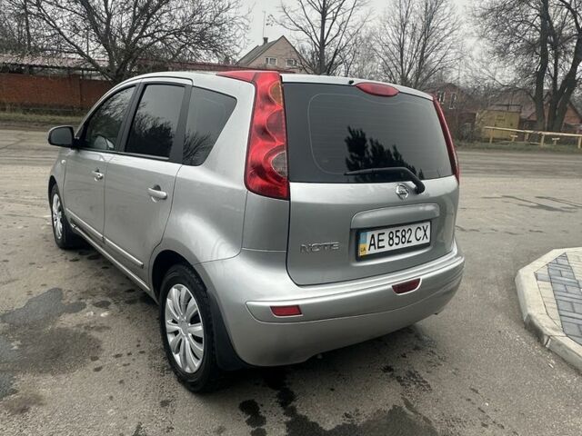 Серый Ниссан Ноут, объемом двигателя 1.6 л и пробегом 83 тыс. км за 5500 $, фото 14 на Automoto.ua