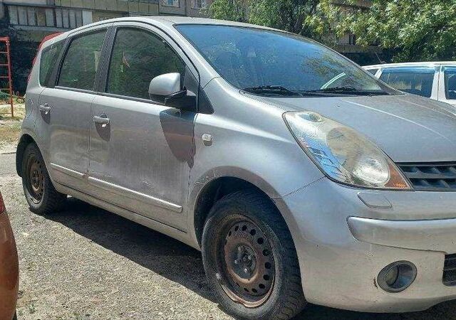 Серый Ниссан Ноут, объемом двигателя 1.6 л и пробегом 63 тыс. км за 5300 $, фото 3 на Automoto.ua