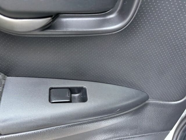 Сірий Ніссан Ноут, об'ємом двигуна 0 л та пробігом 214 тис. км за 5699 $, фото 21 на Automoto.ua