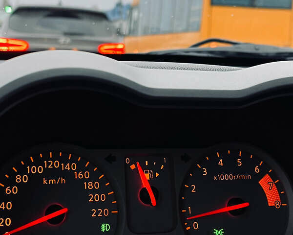 Серый Ниссан Ноут, объемом двигателя 1.6 л и пробегом 122 тыс. км за 6990 $, фото 39 на Automoto.ua