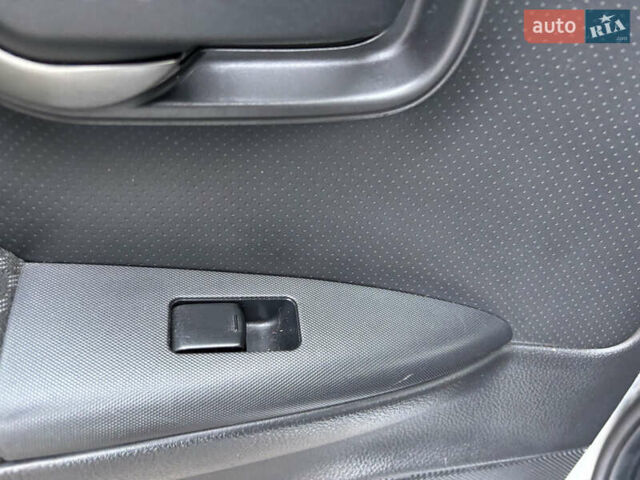 Серый Ниссан Ноут, объемом двигателя 0 л и пробегом 215 тыс. км за 5599 $, фото 22 на Automoto.ua