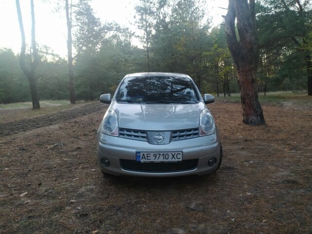 Серый Ниссан Ноут, объемом двигателя 1.6 л и пробегом 177 тыс. км за 5400 $, фото 1 на Automoto.ua